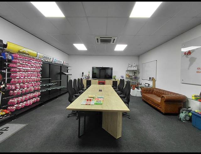4,315M² WAREHOUSE TO LET IN POMONA